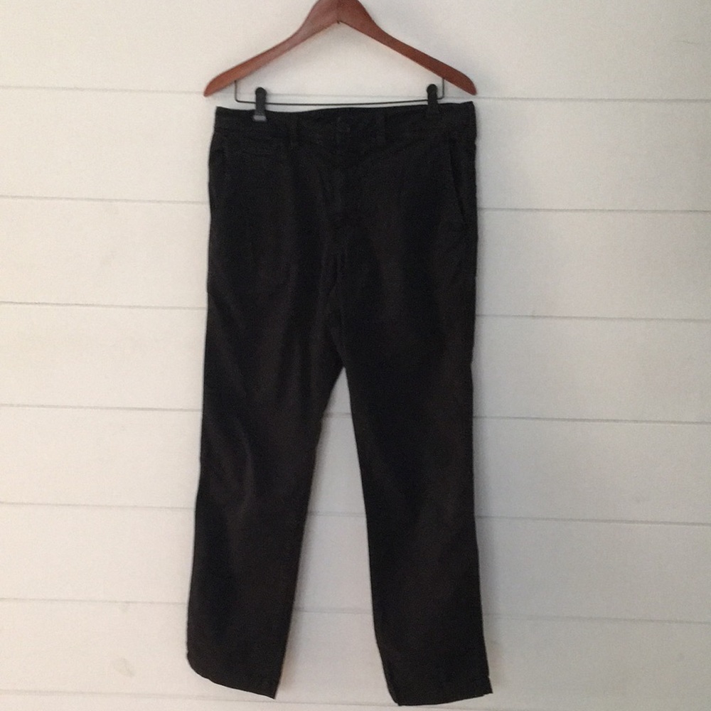 American Eagle Next Level Flex Original Straight Khakis